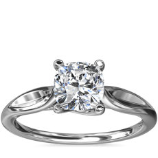 Leaf Solitaire Engagement Ring in Platinum